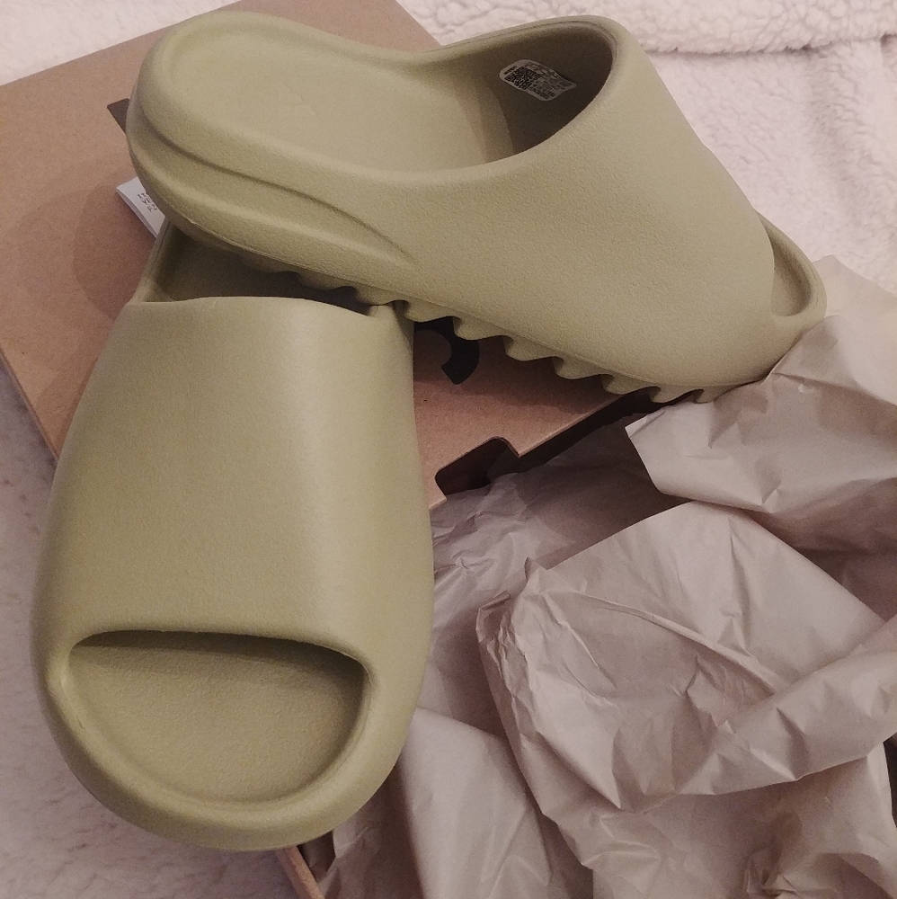 Yeezy Slide Resin
